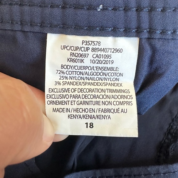 Dickies Temp IQ boys shorts. Size 18. - Picture 8 of 9